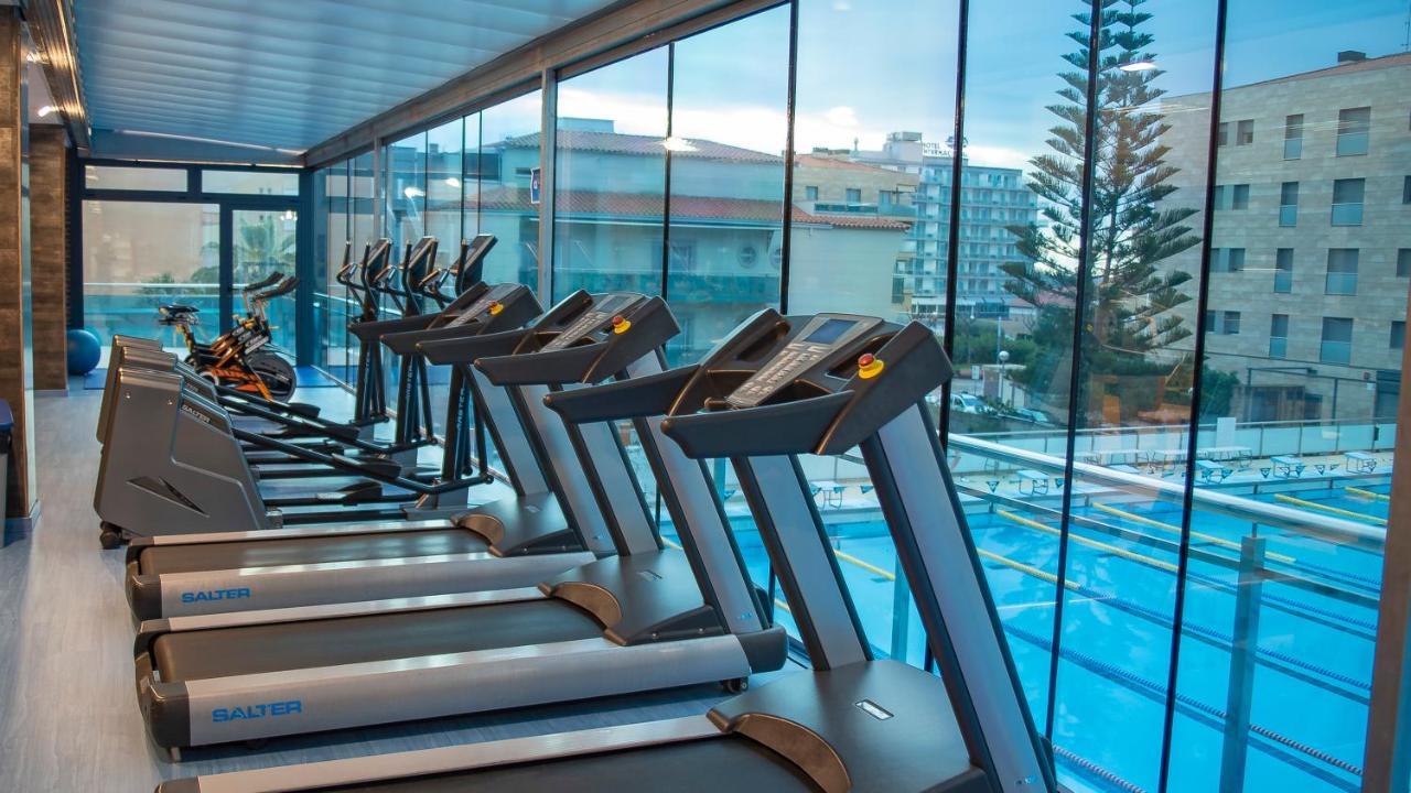 Sant Jordi Boutique Hotel Calella Esterno foto Treadmills in a gym